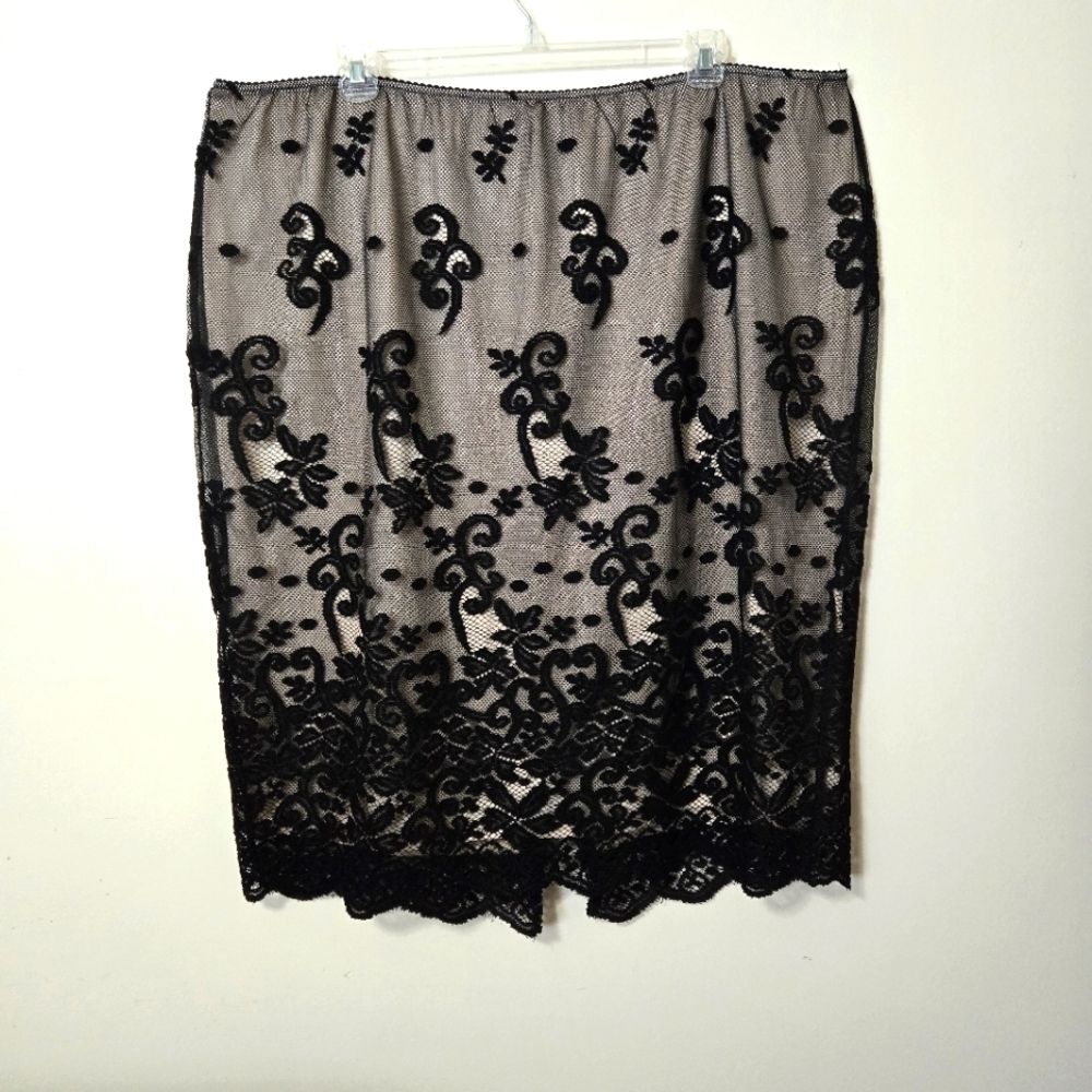 Lane Bryant NWOT Plus Size 28 Black Lace Lined Straight Skirt Dressy Sexy Fun
